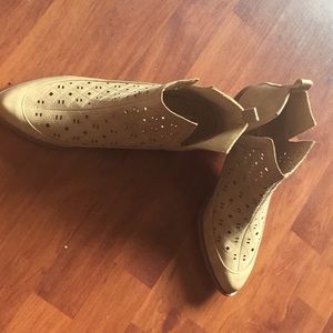 Tan Women’s Booties